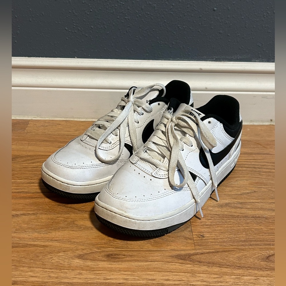 Nike Gamma Force Women's Sneakers Shoes Black White